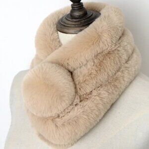 New Faux Fur Neck Wrap Tan